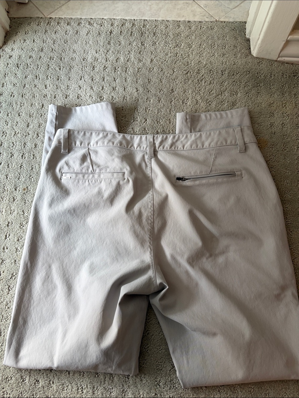 Vuori Men’s Light Gray Performance Chinos - Picture 4 of 4